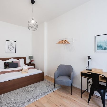 10 Min City Centre 5 People Apartment, Free Coffee Prague Ngoại thất bức ảnh