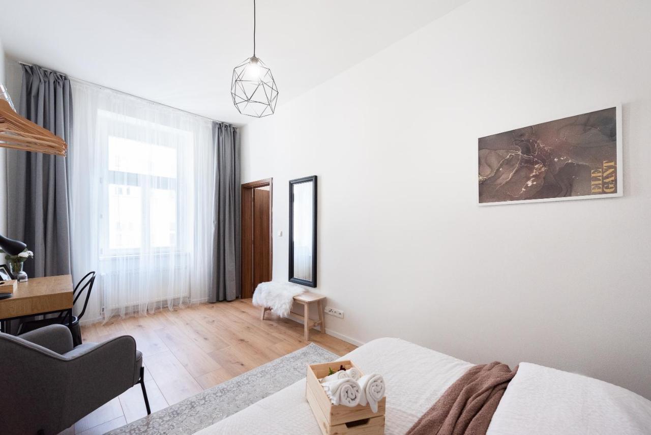 10 Min City Centre 5 People Apartment, Free Coffee Prague Ngoại thất bức ảnh